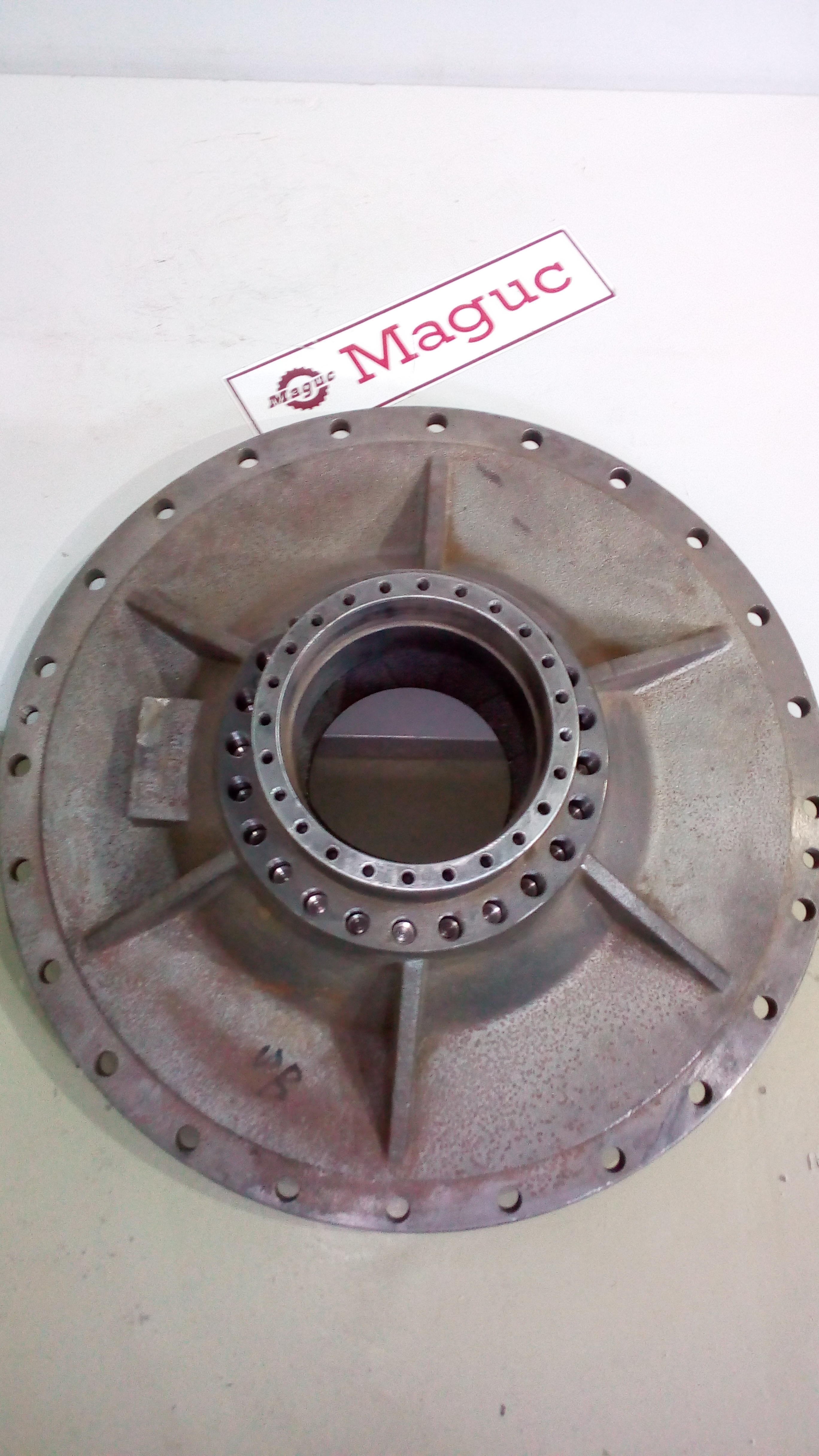 Крышка бортового редуктора GR215/85513019 | Запчасти китай
